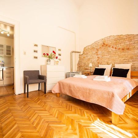 Ultra Central Cosy Ac Apartment Budapest Bagian luar foto