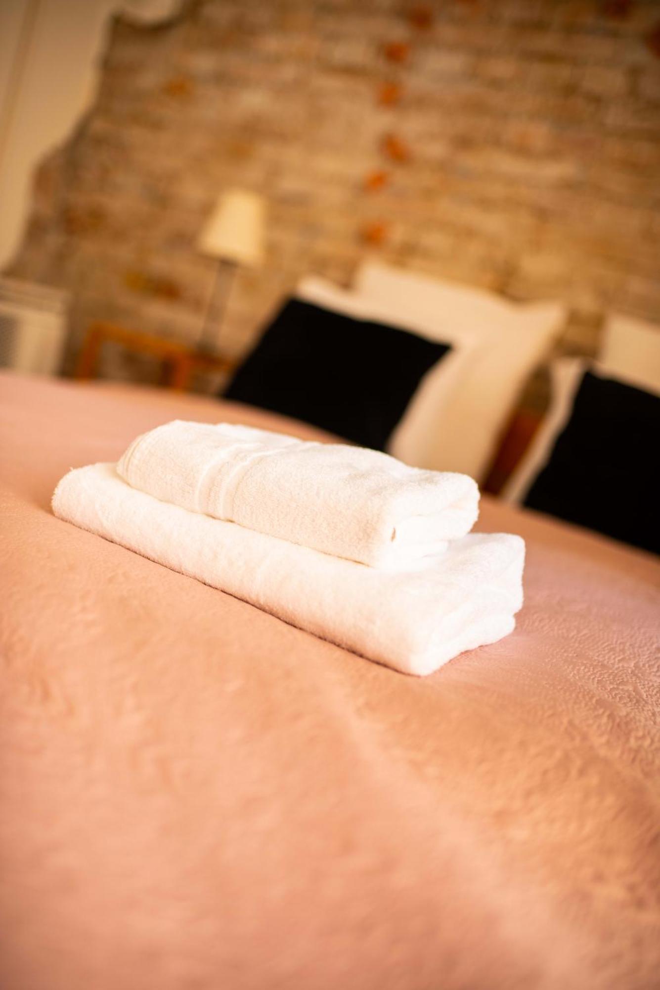 Ultra Central Cosy Ac Apartment Budapest Bagian luar foto