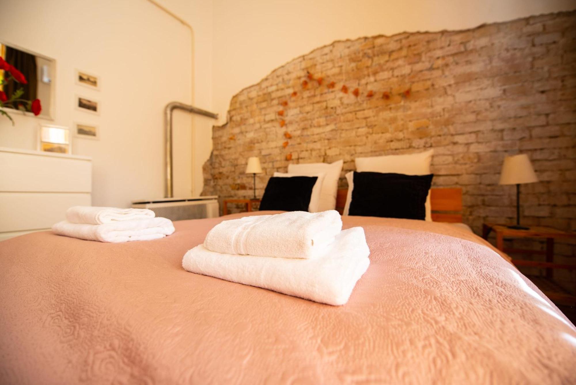 Ultra Central Cosy Ac Apartment Budapest Bagian luar foto