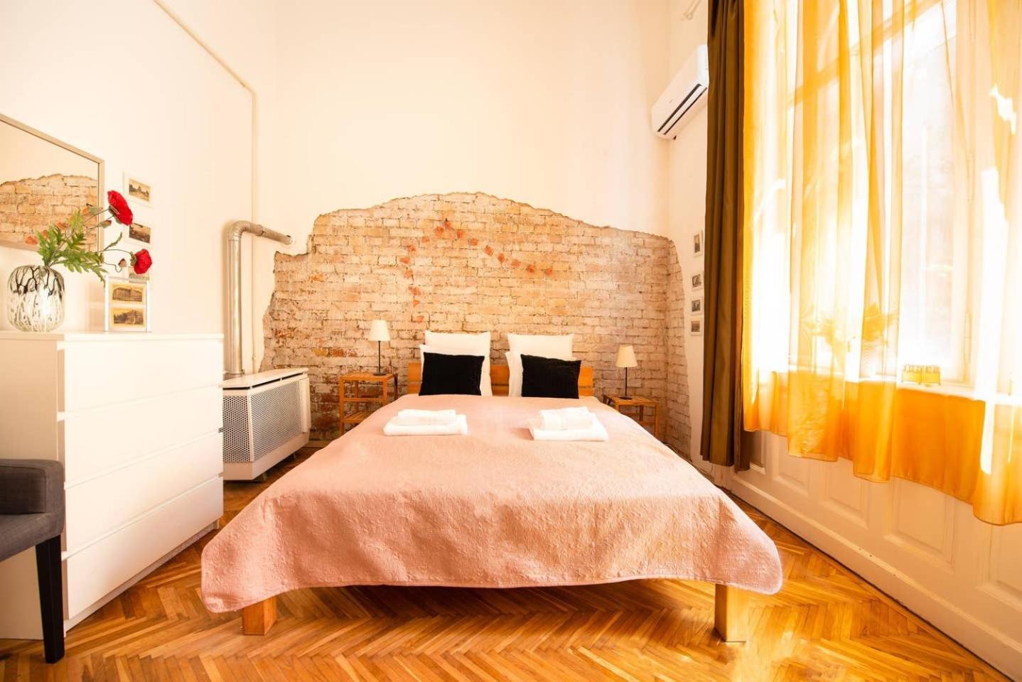 Ultra Central Cosy Ac Apartment Budapest Bagian luar foto